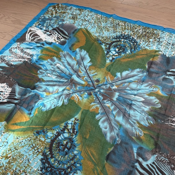 Ardene Blue Ocean-Themed Towel - Picture 4 of 9